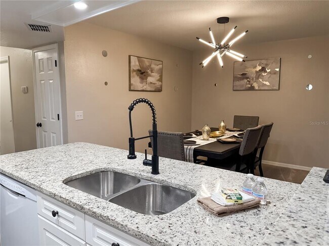 Building Photo - 223 Coco Plum Dr