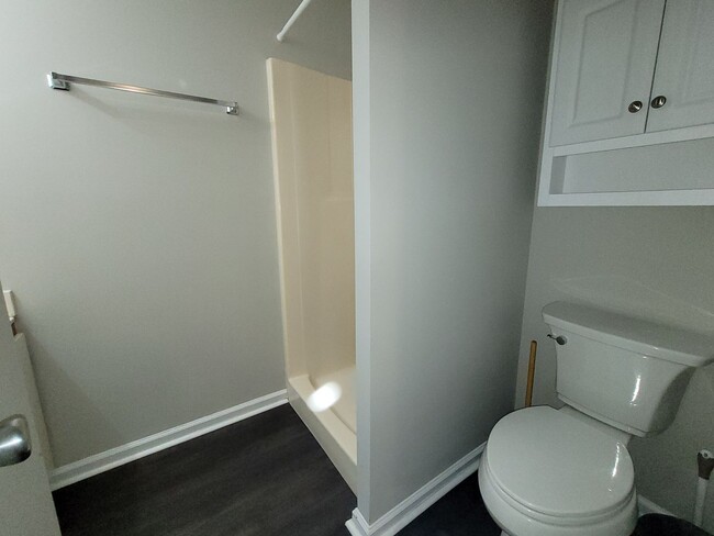 Building Photo - Fully furnished 3 BR, 3 BH Townhouse in Wi...