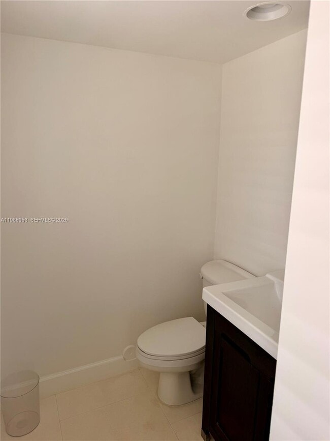 Building Photo - 5570 SW 70th Pl S