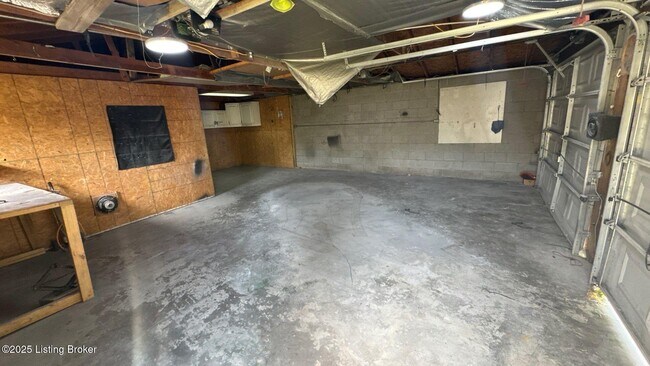 Building Photo - 6109 Price Ln Rd