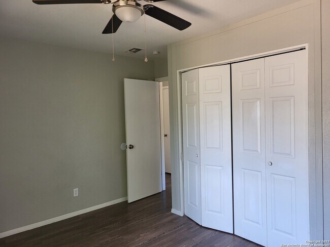 Building Photo - 9415 Quicksilver Dr