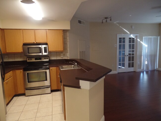 Building Photo - 2550 SW 18th Terrace