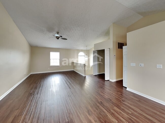 Building Photo - 8 Danielson Cir