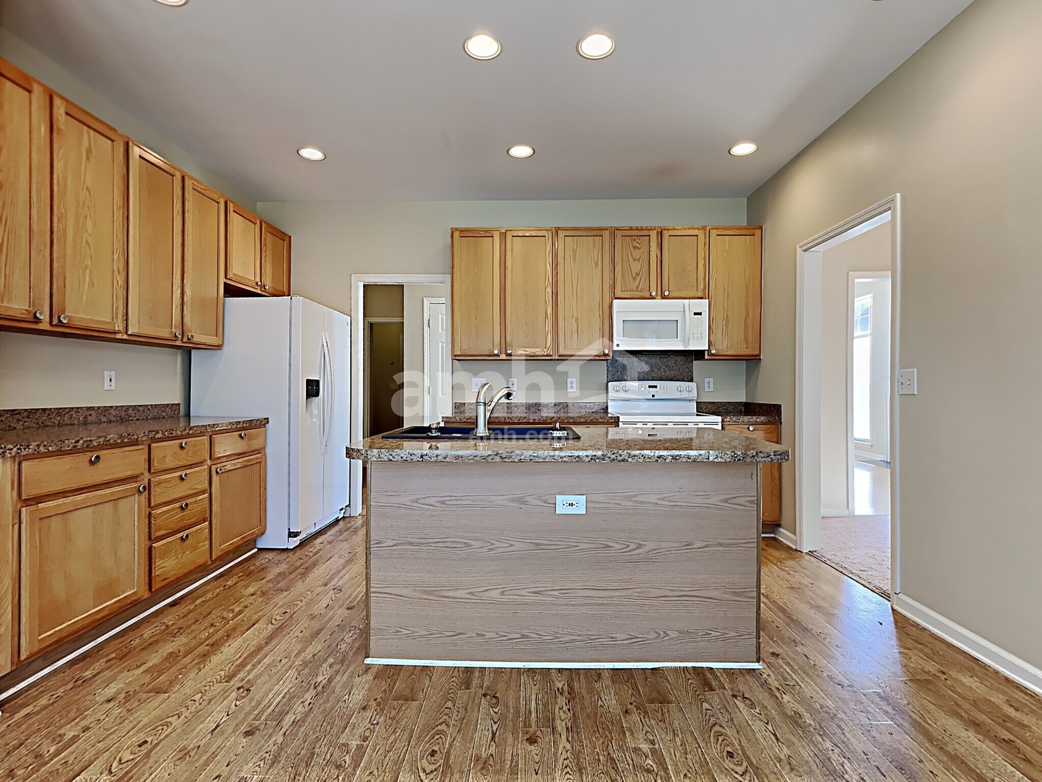 Building Photo - 517 Pritchards Point Dr