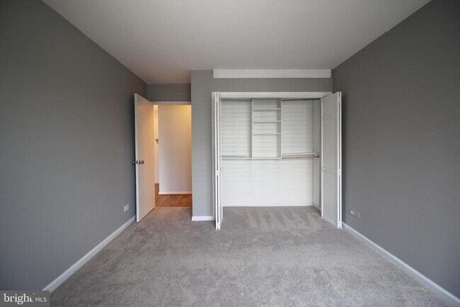 Building Photo - 4501 Arlington Blvd