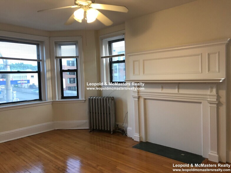 Building Photo - 439 Cambridge St