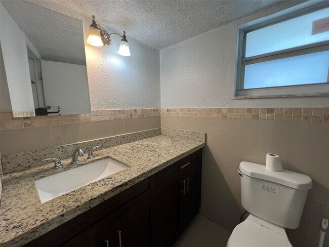 Building Photo - 1275 SW 36th Ave