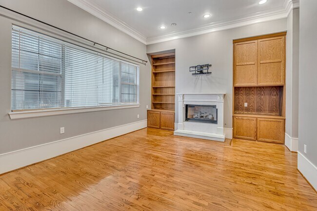 Building Photo - 1215 Rosedale St