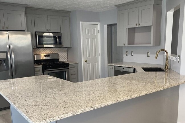 Building Photo - 2860 Golden Club Bend