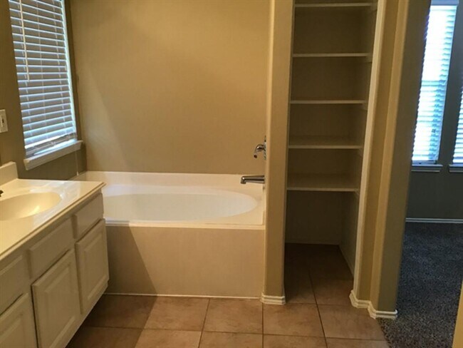 Building Photo - 11723 Coconino Ln