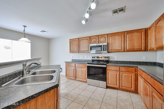 Building Photo - 22664 W Solano Dr