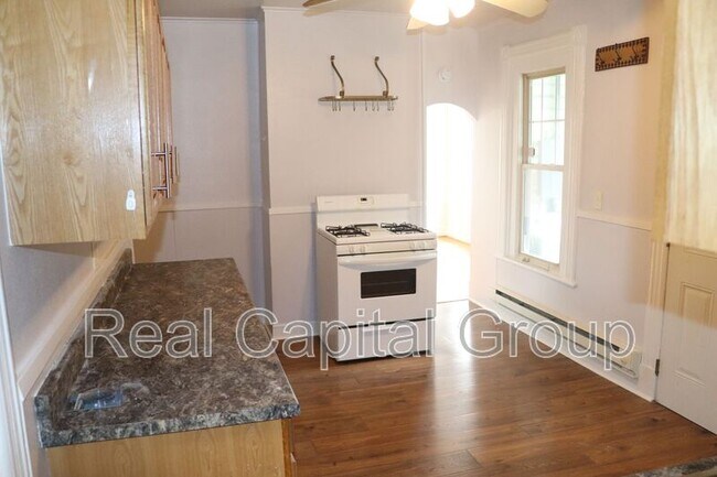 Building Photo - 171 Lancaster St