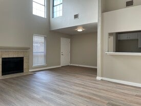 Building Photo - 1261 W Hudgins St