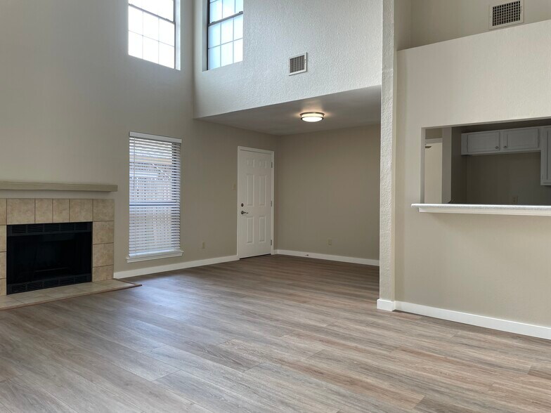 Main Living Area - 1261 W Hudgins St