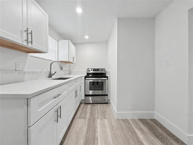 Building Photo - 228 NW 39th St