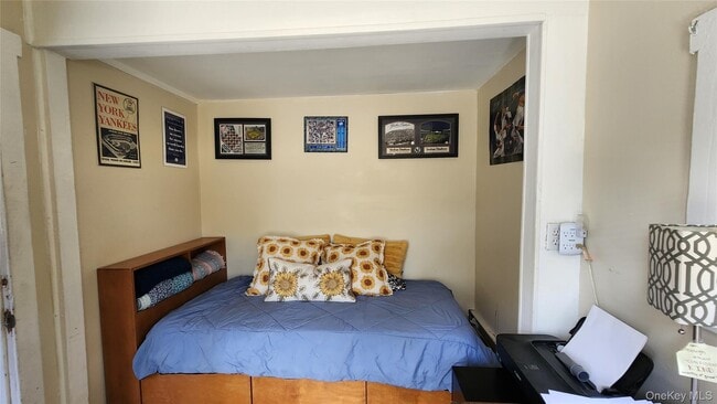 Building Photo - 193 Commack Rd