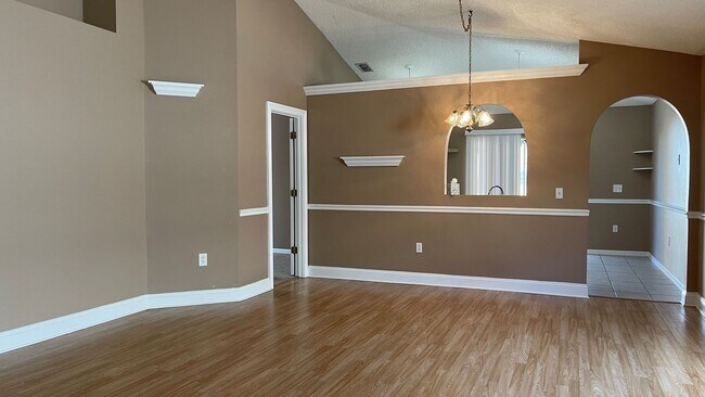 Building Photo - 7323 Lawn Tennis Ln