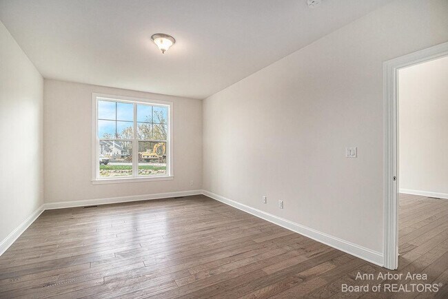 Building Photo - 3343 Roseford Blvd