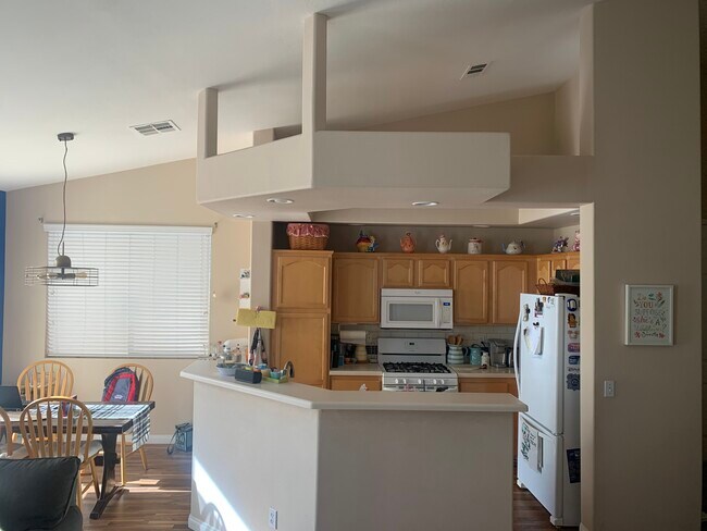 Building Photo - 1205 Simms Ave