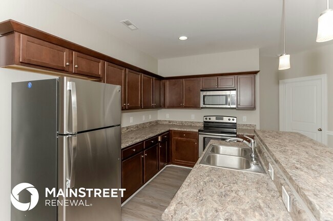 Building Photo - 3024 Honeysuckle Dr