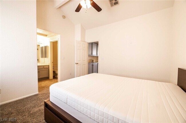 Building Photo - 363 Seine Way