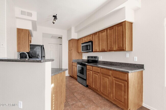 Building Photo - 5335 E Shea Blvd