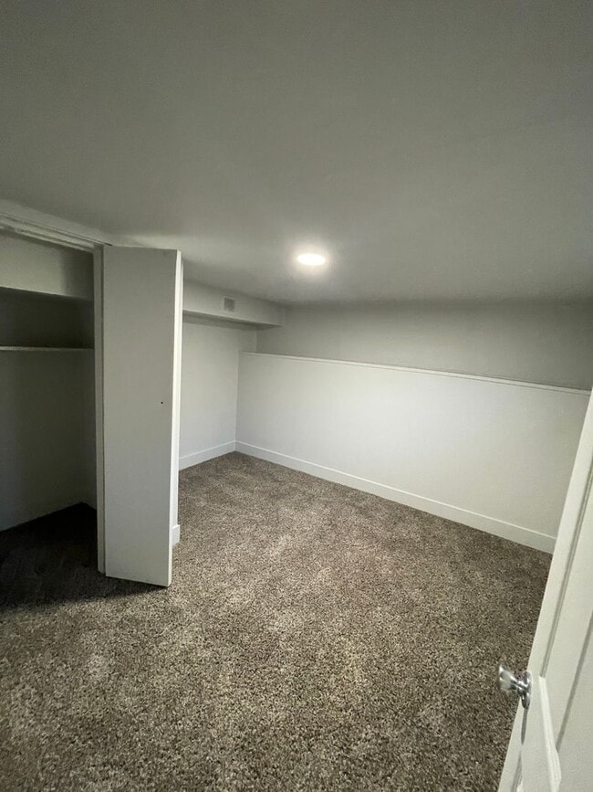 Building Photo - Spacious 4 Bed, 2 Bath Home with 2-Car Garage in Magna