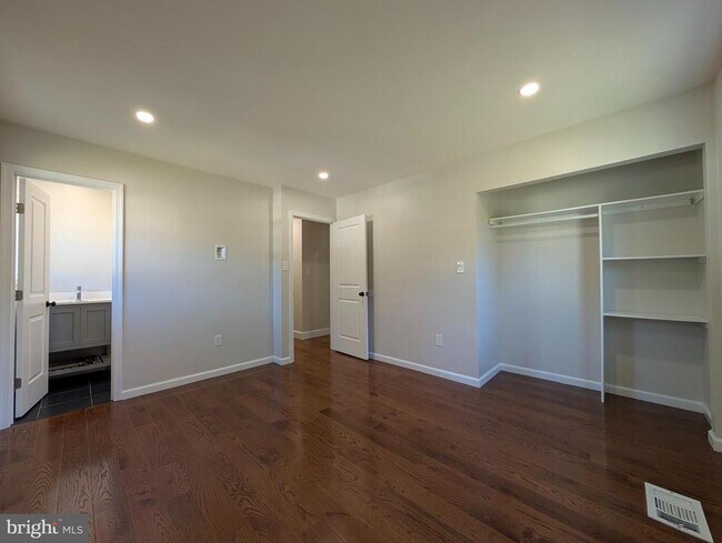 Building Photo - 7410 Long Pine Dr