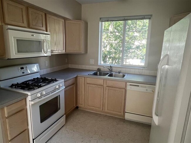 Building Photo - Beautiful 2 Bed 1.5 Bath Condo in Auburn