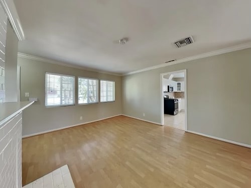 Building Photo - 7946 Lasaine Ave