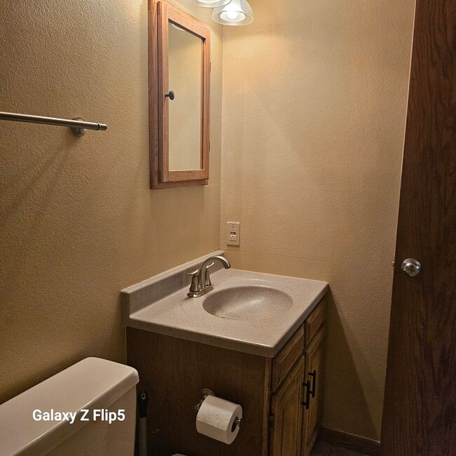 Building Photo - Buffalo Village Condo -2 Bedroom/2 Bath, G...