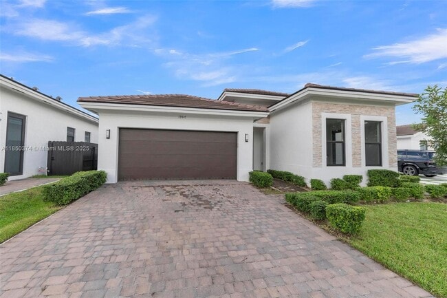 Primary Photo - 19447 SW 124th Ct