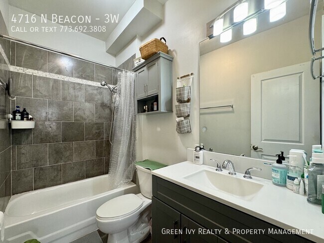 Building Photo - 4716 N Beacon St