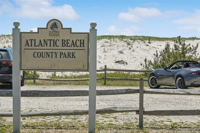 Building Photo - 846 Dune Rd