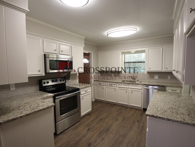 Building Photo - Charming 3 Bedroom in Whitehouse!