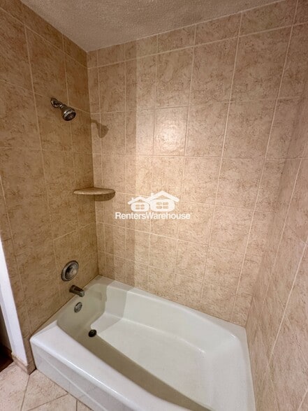 Building Photo - 4933 Crestview Rd