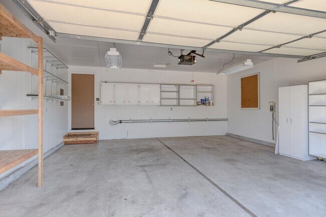 Building Photo - 10934 W Camas St