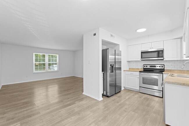 Building Photo - 1208 Manassas Ct
