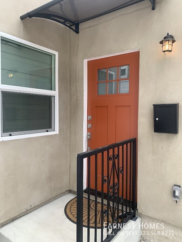 Building Photo - 2811 W 46th St