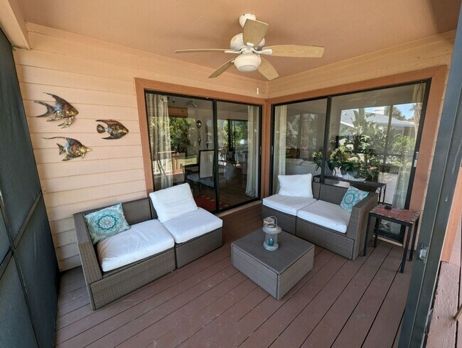 Building Photo - McGregor Woods  Community with Natural Surrounding Charm. Close to Sanibel.