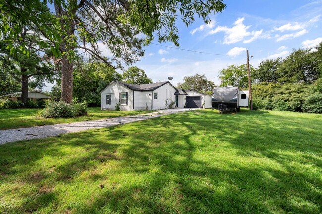 Building Photo - 4109 Brooks Baker Ave