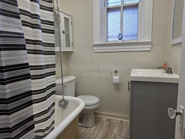 Building Photo - 2920 Virginia Ave