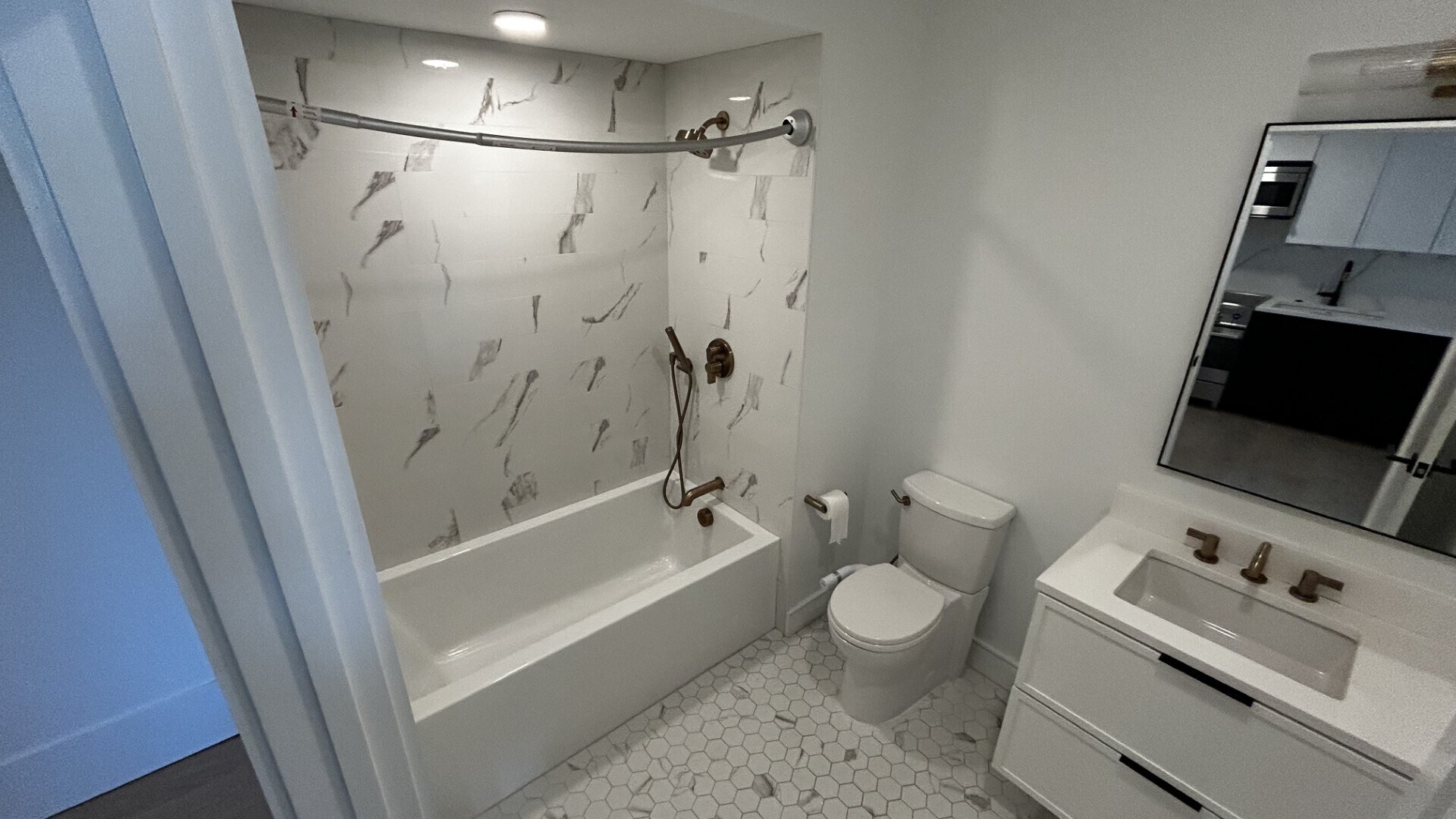 Building Photo - 11 Lothrop St