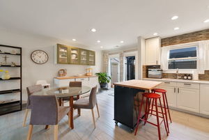Building Photo - 5045 Rochester Dr