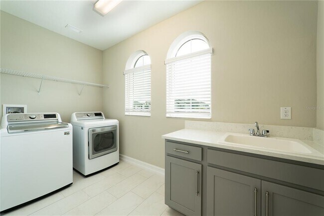 Building Photo - 4667 San Martino Dr
