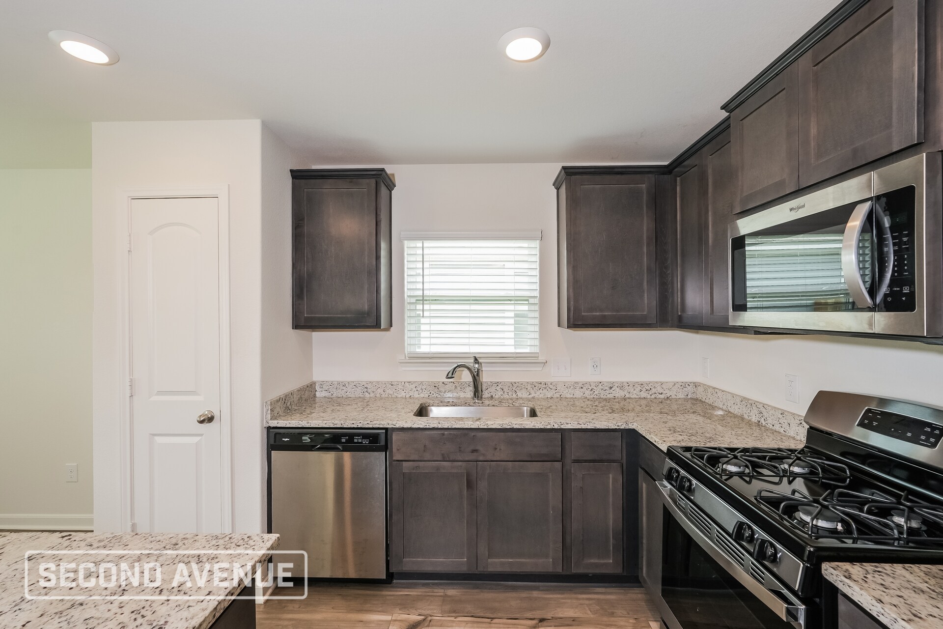 Building Photo - 1325 Woodwinds Dr