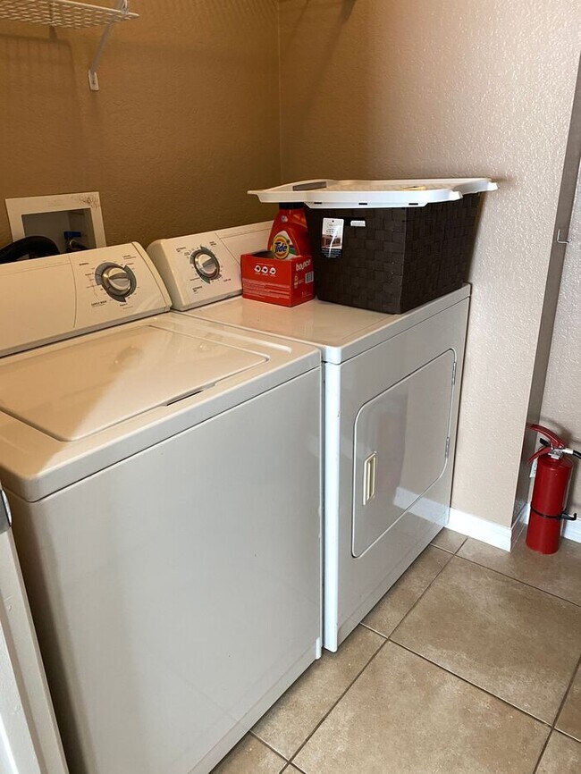 Building Photo - 2-Bedroom Condo Available Now!