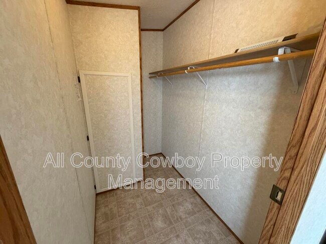 Building Photo - 3000 Pope Springs Rd