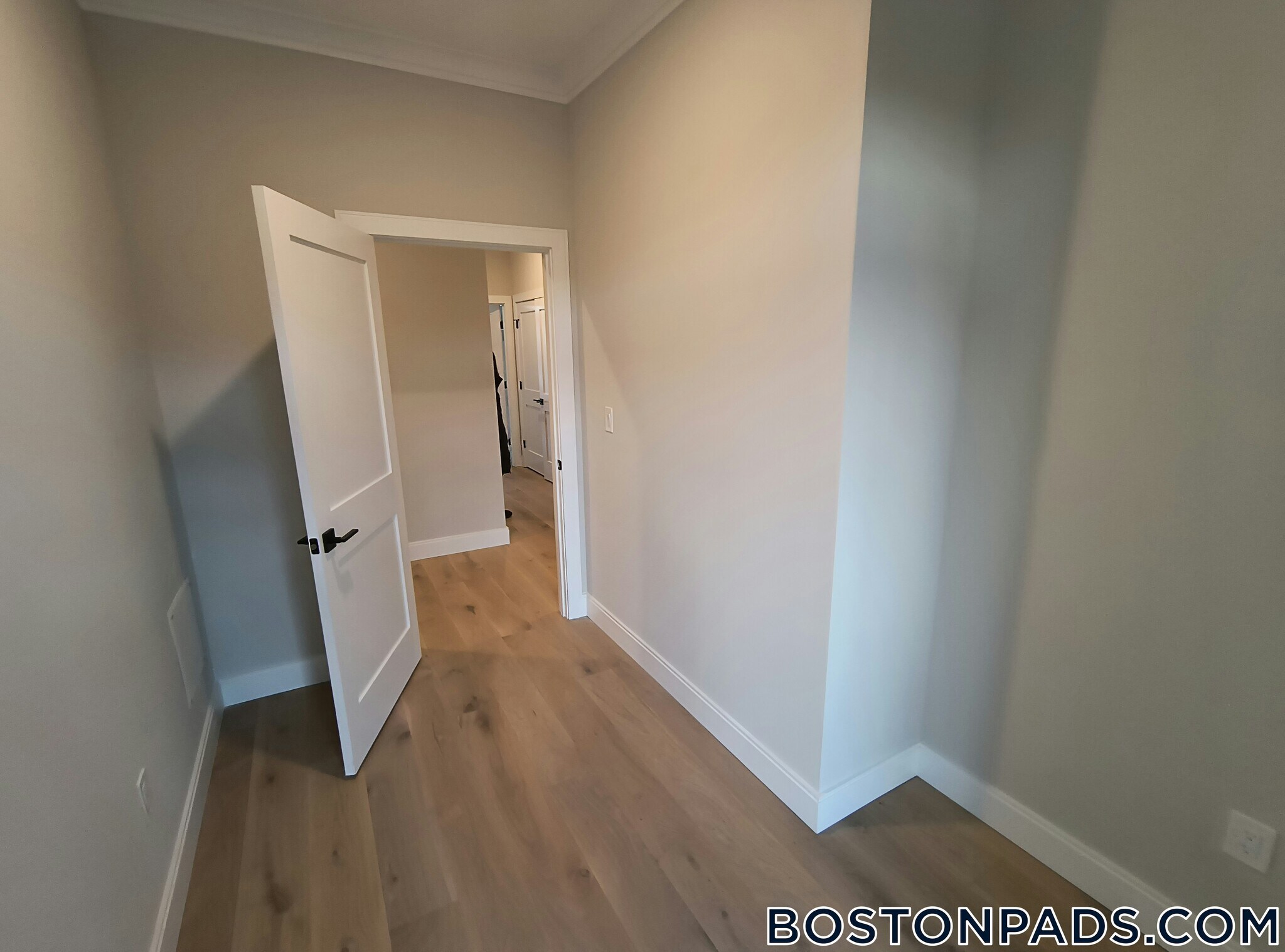 Building Photo - 157 Everett St