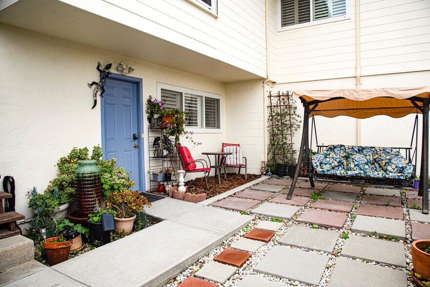 entrance to your place - 4766 Geranium Pl